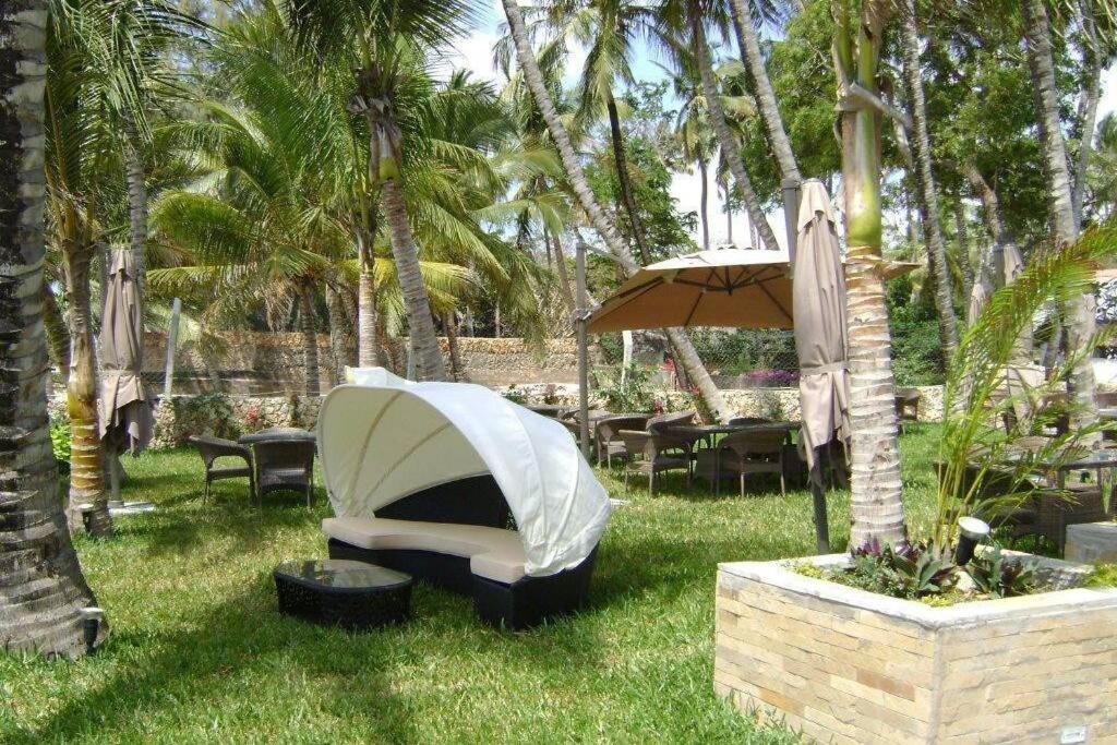 Апартаменти Cowrie Beach Haven Studio Момбаса Екстер'єр фото