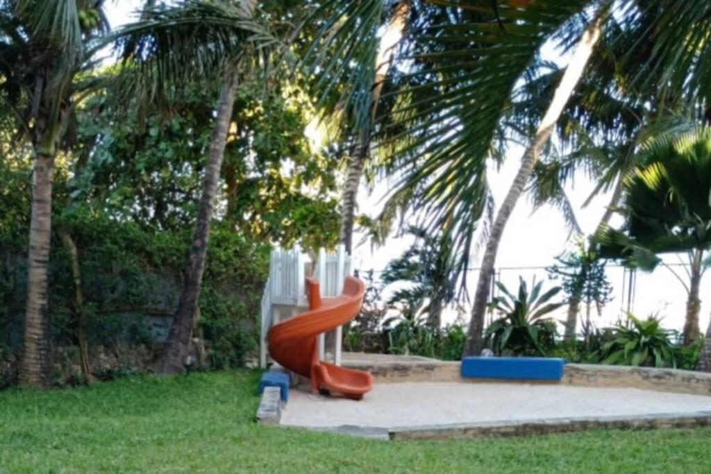 Апартаменти Cowrie Beach Haven Studio Момбаса Екстер'єр фото