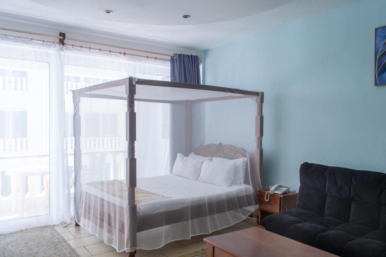Апартаменти Cowrie Beach Haven Studio Момбаса Екстер'єр фото